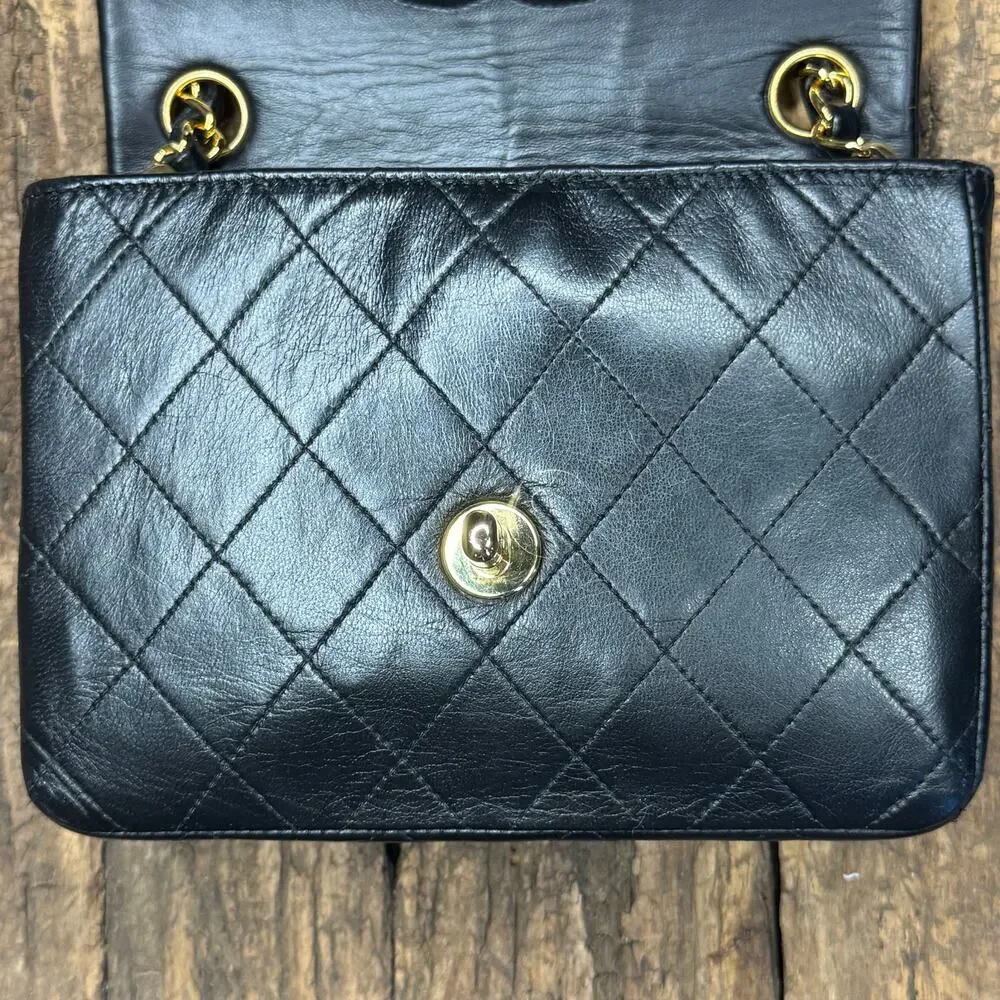Authentic Vintage Chanel Classic Mini Flap Bag – Lambskin – Series 2 (1991-1994)